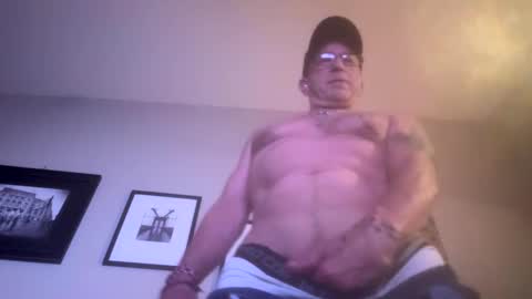 Snapshot of hoss43040 chatting on 25, 9, 2025 hoss43040 online show from 25, 9, 2025