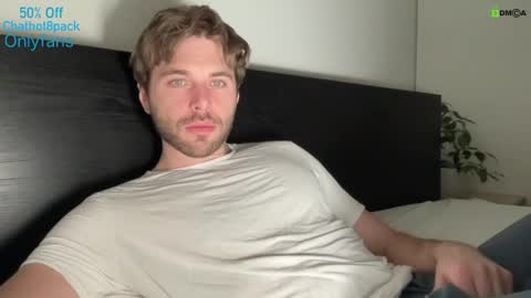 Snapshot of hot8pack01 chatting on 16, 1, 2025 Edward aka Wolf online show from 16, 1, 2025