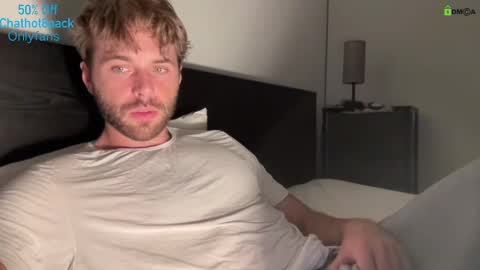 Snapshot of hot8pack01 chatting on 30, 9, 2025 Edward aka Wolf online show from 30, 9, 2025