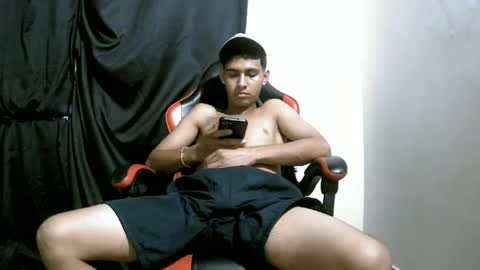 Snapshot of hot__mechanic chatting on 7, 7, 2026 hot__mechanic online show from 7, 7, 2026