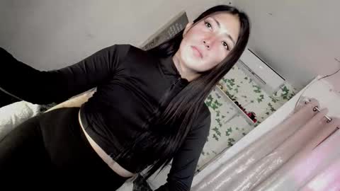 its me CLAUDIA online show from 3, 10, 2025