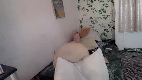 its me CLAUDIA online show from 9, 10, 2025