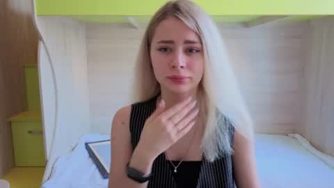 hot_kittie_hot online show from 17, 6, 2026
