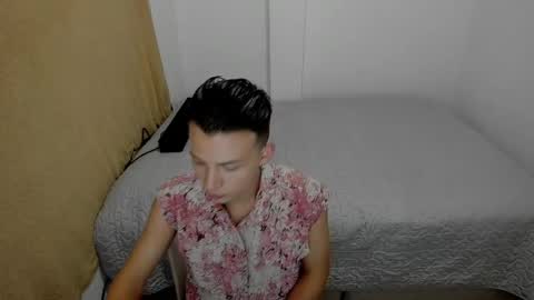 Snapshot of hot_latin_temptation chatting on 1, 4, 2026 Alejandro online show from 1, 4, 2026