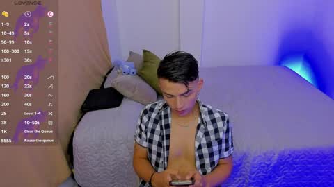 Snapshot of hot_latin_temptation chatting on 6, 4, 2026 Alejandro online show from 6, 4, 2026