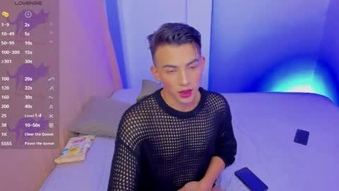 Snapshot of hot_latin_temptation chatting on 10, 4, 2026 Alejandro online show from 10, 4, 2026