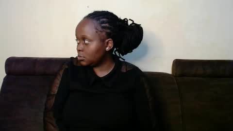 Linah online show from 2, 11, 2025