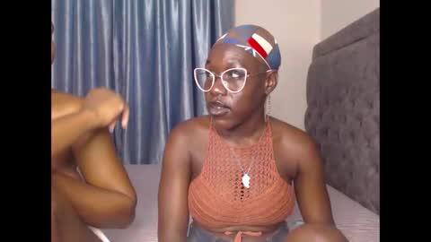 Snapshot of hot_petite1 chatting on 16, 10, 2025 Hot petite online show from 16, 10, 2025