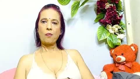hot queen online show from 23, 6, 2026