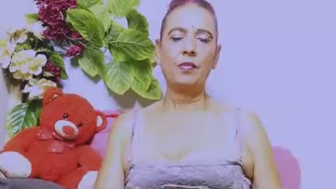 hot queen online show from 6, 7, 2026