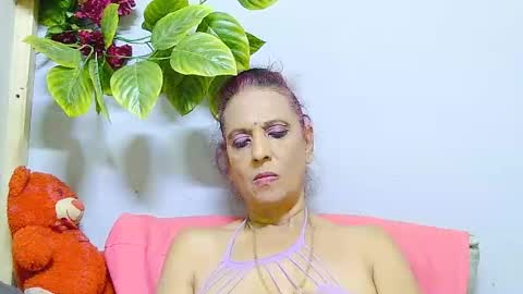hot queen online show from 19, 7, 2026