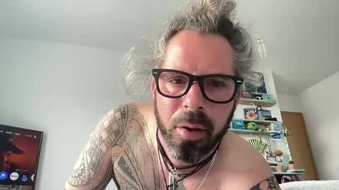 letmedoo2 online show from 25, 2, 2025