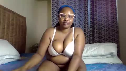 Snapshot of hot_sexxy_babe chatting on 2, 3, 2026 Mercy online show from 2, 3, 2026