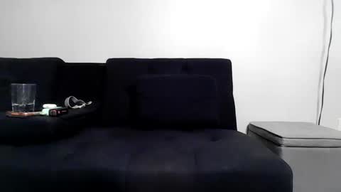 hot_sexy_man_in_the_van online show from 18, 1, 2026