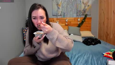 Snapshot of hot_squirtgirl chatting on 15, 12, 2024 Vasilisa online show from 15, 12, 2024