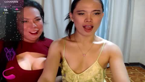 Snapshot of hotasian_mama chatting on 18, 10, 2025 Grace online show from 18, 10, 2025