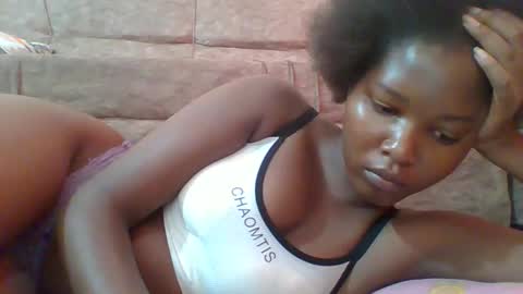 Snapshot of hotbabbee chatting on 4, 2, 2025 love online show from 4, 2, 2025
