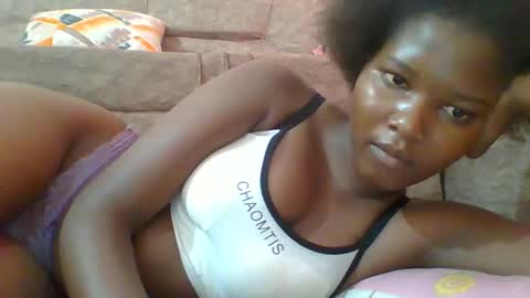 Snapshot of hotbabbee chatting on 4, 2, 2025 love online show from 4, 2, 2025