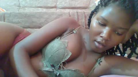 Snapshot of hotbabbee chatting on 10, 2, 2025 love online show from 10, 2, 2025
