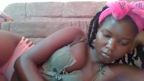 Snapshot of hotbabbee chatting on 13, 2, 2025 love online show from 13, 2, 2025