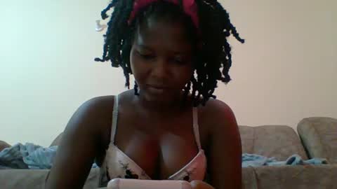 Snapshot of hotbabbee chatting on 14, 2, 2025 love online show from 14, 2, 2025