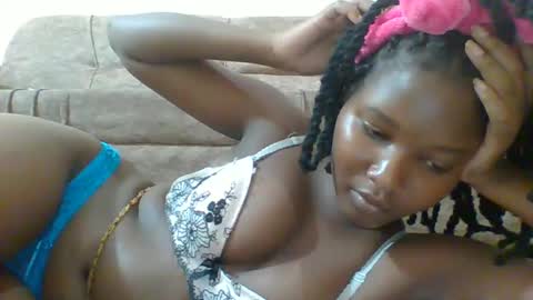 Snapshot of hotbabbee chatting on 14, 2, 2025 love online show from 14, 2, 2025