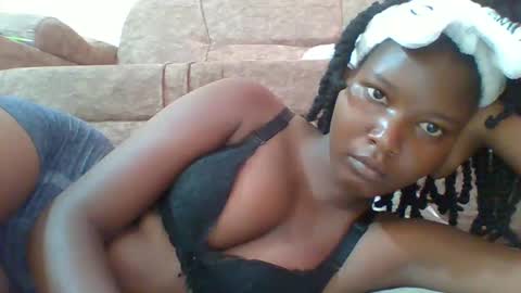 Snapshot of hotbabbee chatting on 27, 2, 2025 love online show from 27, 2, 2025