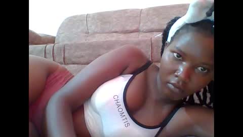 Snapshot of hotbabbee chatting on 28, 2, 2025 love online show from 28, 2, 2025