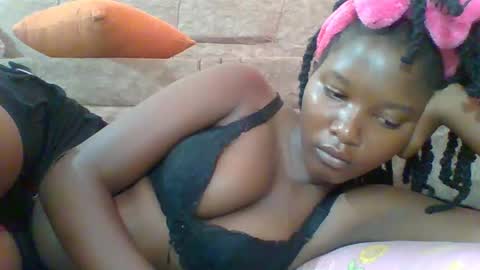 Snapshot of hotbabbee chatting on 6, 3, 2025 love online show from 6, 3, 2025