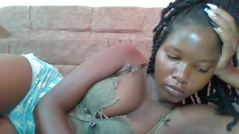 Snapshot of hotbabbee chatting on 12, 3, 2025 love online show from 12, 3, 2025