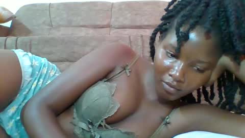 Snapshot of hotbabbee chatting on 12, 3, 2025 love online show from 12, 3, 2025
