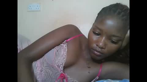 Snapshot of hotbabbee chatting on 6, 10, 2025 love online show from 6, 10, 2025