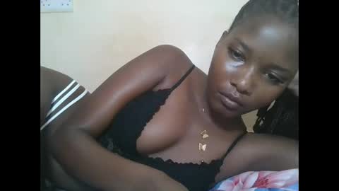 Snapshot of hotbabbee chatting on 7, 10, 2025 love online show from 7, 10, 2025
