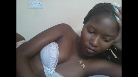 Snapshot of hotbabbee chatting on 16, 10, 2025 love online show from 16, 10, 2025