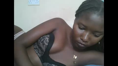 Snapshot of hotbabbee chatting on 24, 10, 2025 love online show from 24, 10, 2025