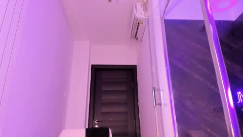 hotfallingdevil online show from 11, 3, 2026