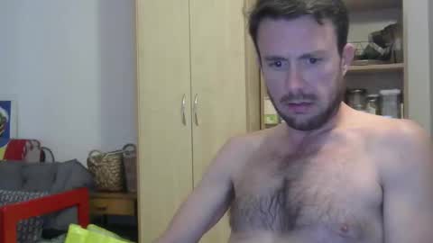 Le jardinier sexy online show from 15, 4, 2026