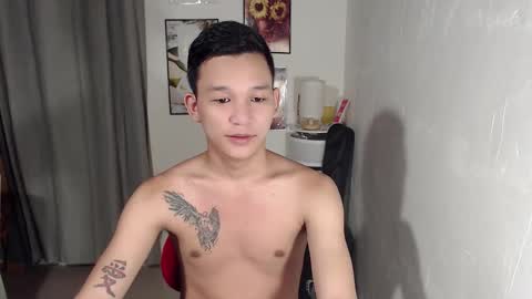 Snapshot of hotguy0503 chatting on 20, 10, 2025 hotguy0503 online show from 20, 10, 2025