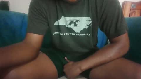 Snapshot of hotguyy001 chatting on 30, 9, 2025 hotguyy001 online show from 30, 9, 2025