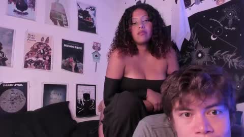 Snapshot of hothoneychile chatting on 8, 3, 2025 Sam and Nico online show from 8, 3, 2025