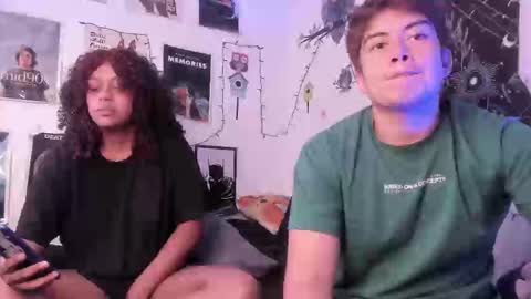 Snapshot of hothoneychile chatting on 27, 10, 2025 Sam and Nico online show from 27, 10, 2025