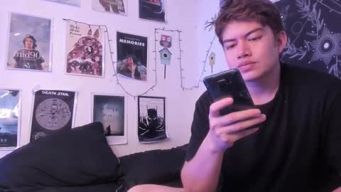 Snapshot of hothoneychile chatting on 28, 10, 2025 Sam and Nico online show from 28, 10, 2025