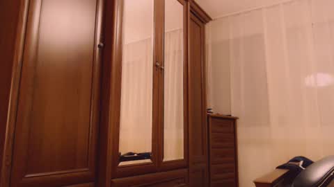 Angela online show from 14, 2, 2025