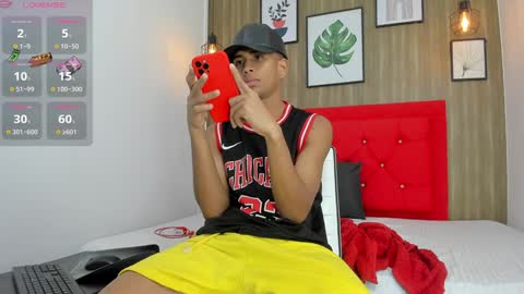 Snapshot of hotkoljeixxx chatting on 5, 12, 2024 Hotkoljei online show from 5, 12, 2024