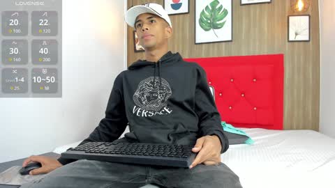 Snapshot of hotkoljeixxx chatting on 17, 12, 2024 Hotkoljei online show from 17, 12, 2024