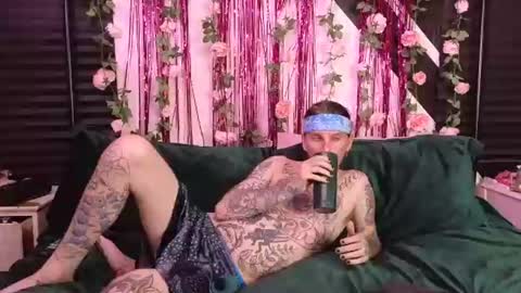 Snapshot of hotlunchxxx chatting on 5, 7, 2026 NEXT SHOW JAN 31 online show from 5, 7, 2026