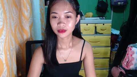 Snapshot of hotmom_gia chatting on 2, 12, 2024 hotmom_gia online show from 2, 12, 2024