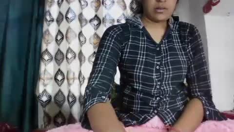 Snapshot of hotnsweetindian chatting on 15, 12, 2024 lola online show from 15, 12, 2024