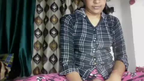 Snapshot of hotnsweetindian chatting on 17, 12, 2024 lola online show from 17, 12, 2024