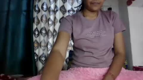 Snapshot of hotnsweetindian chatting on 2, 1, 2025 lola online show from 2, 1, 2025
